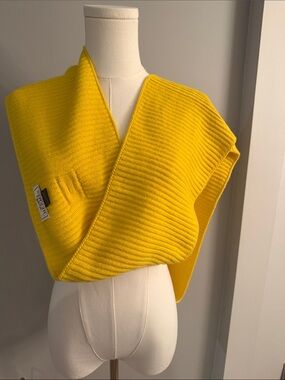 Authentic Hermes Yellow Ribbed Cashmere Wrap